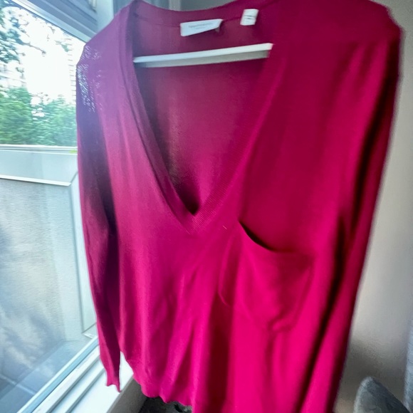 Knit top from Equipment brand in a beautiful shade of magenta pink.Size S - Picture 3 of 4